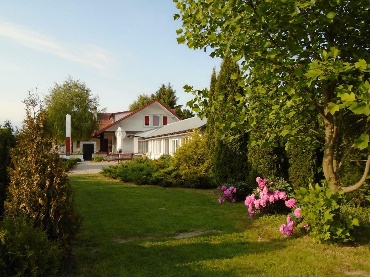 Gosciniec W Sadurkach Naleczow Exterior foto